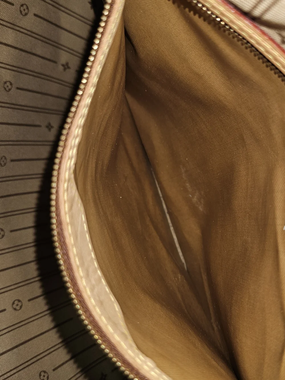 Louis Vuitton Neverfull GM Monogram Canvas Tote Bag in Brown
